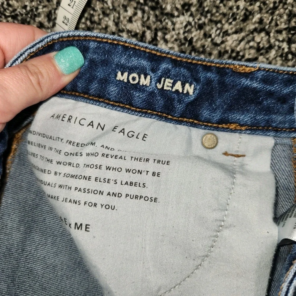 American Eagle Mom Jeans Hi Rise Destruction Darkwash Stretch Women's 6 Reg,90's